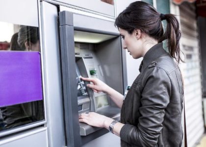 Optimalisasi Fitur Mesin ATM Sebagai Sarana Transaksi